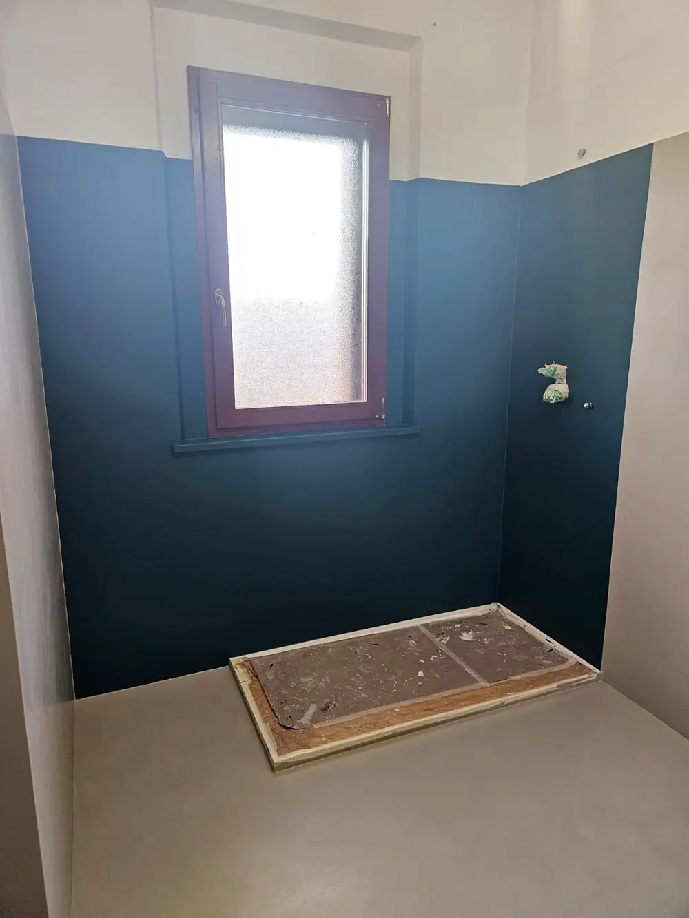 Bagno in resina bicolore opaco