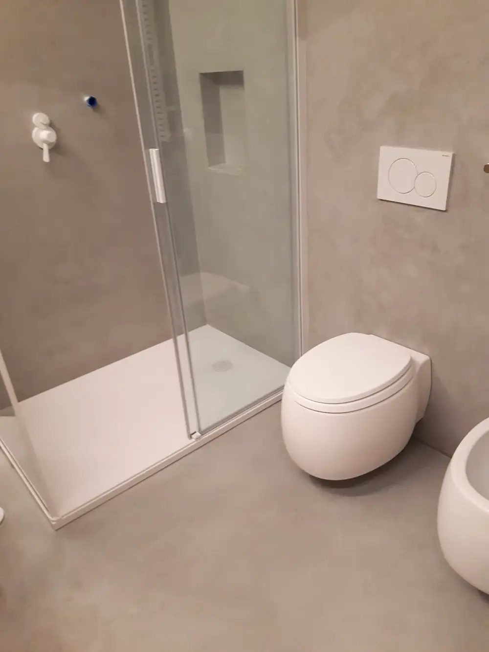 Bagno in resina effetto decorativo