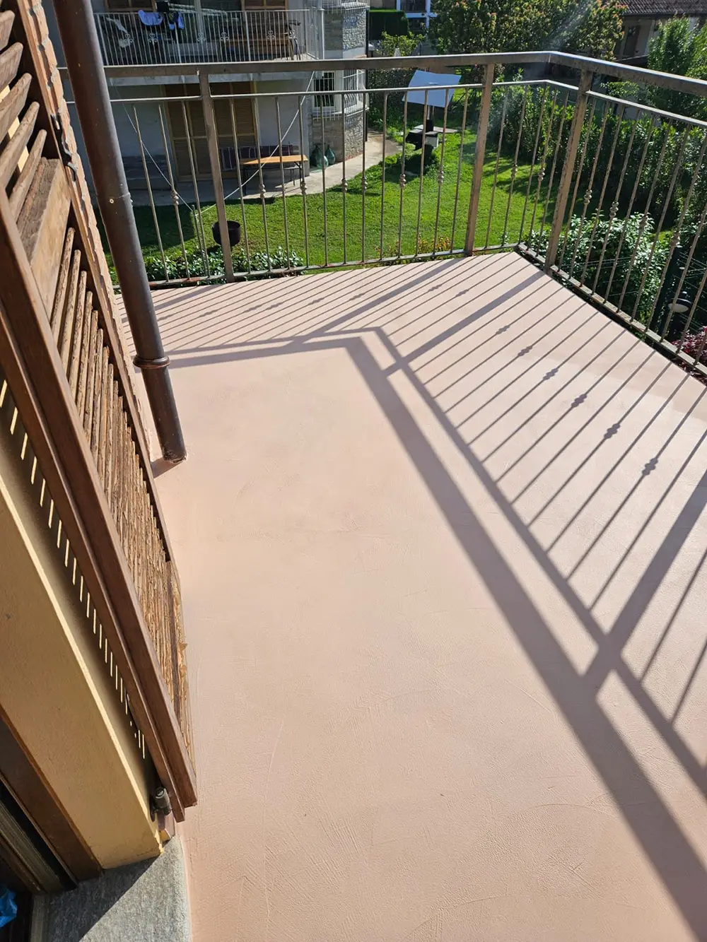 Balcone in resina effetto materico antiscivolo